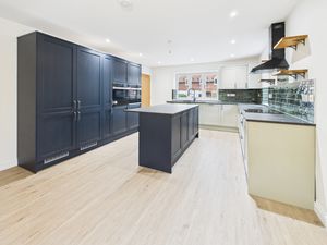 Kitchen- click for photo gallery